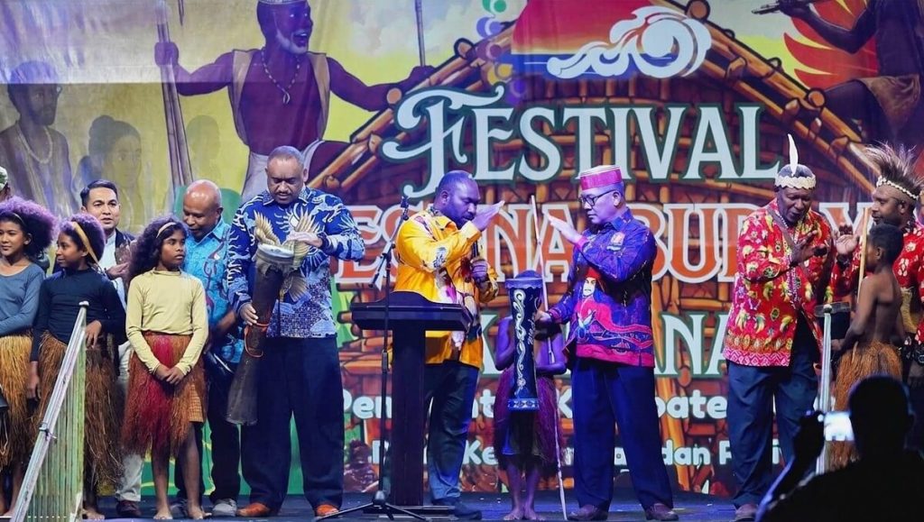 Resmi Dibuka, Festival Pesona Budaya Kaimana 2026 Jadi Wadah Pelestarian Budaya dan Penggerak Ekonomi Kreatif